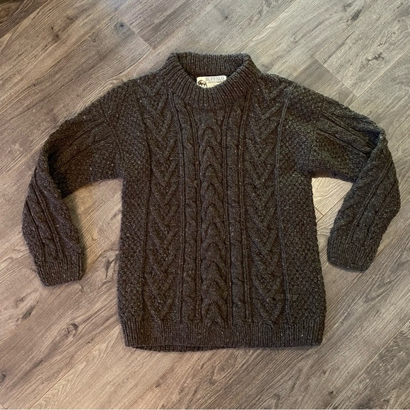 Buffalo Imports Trading Co wool cable knit sweater Athabasca AB. Canada handmade - Picture 4 of 15